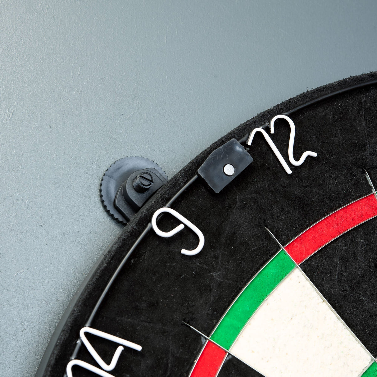 Mission Dartboard Stabilizer Kit – Einstellbares Nivelliersystem