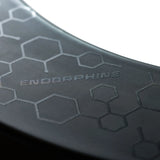 Precise 180 Dartboard Surround - Endorphine Signature - Schwarz auf Schwarz
